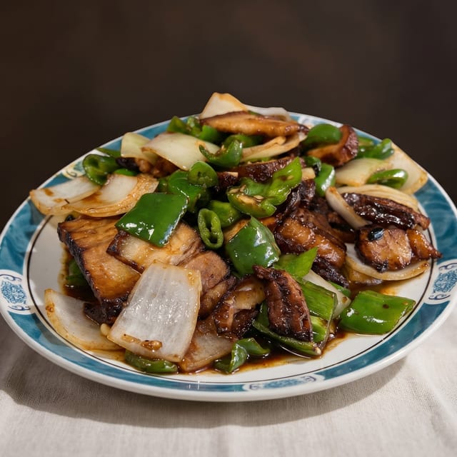 Stir-Fried Beef with Green Chili Pepper / 青椒牛肉.