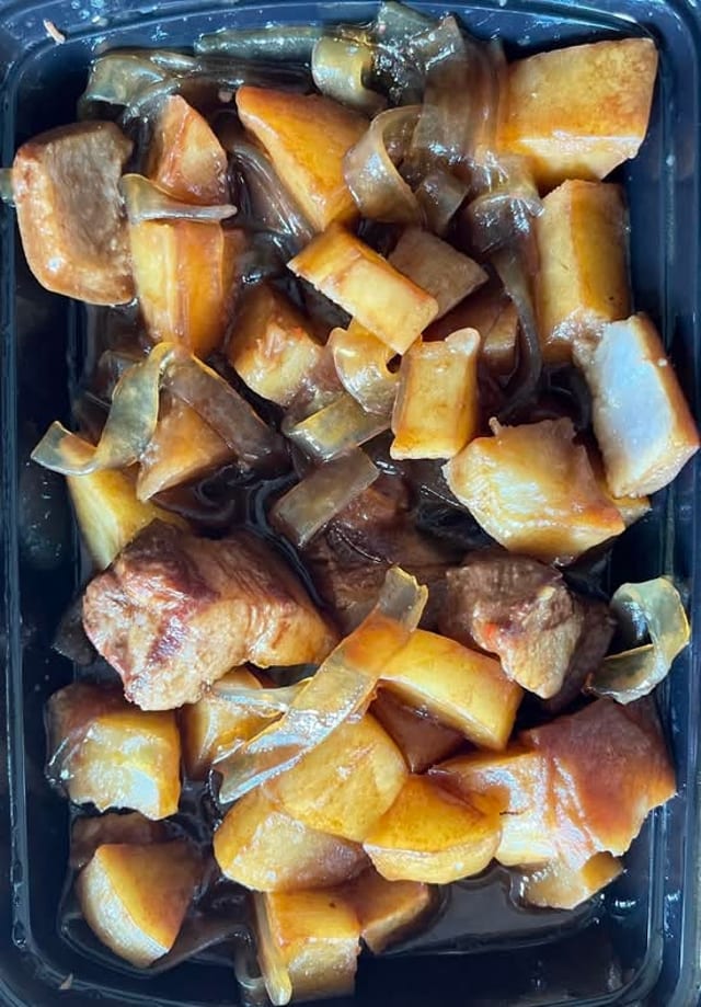 Mandarin Pork Belly with Potato & Glass Noodle / 土豆粉条红烧肉.